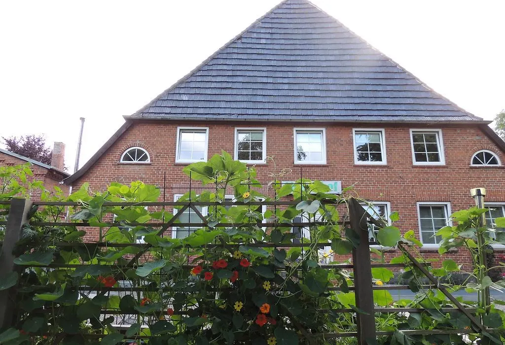 Lindenhof-1